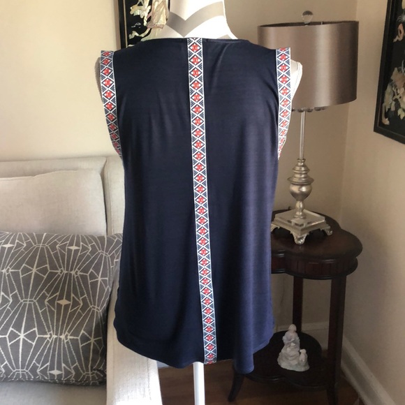 🎉 Navy Blue W5 Sleeveless Top - Picture 2 of 3